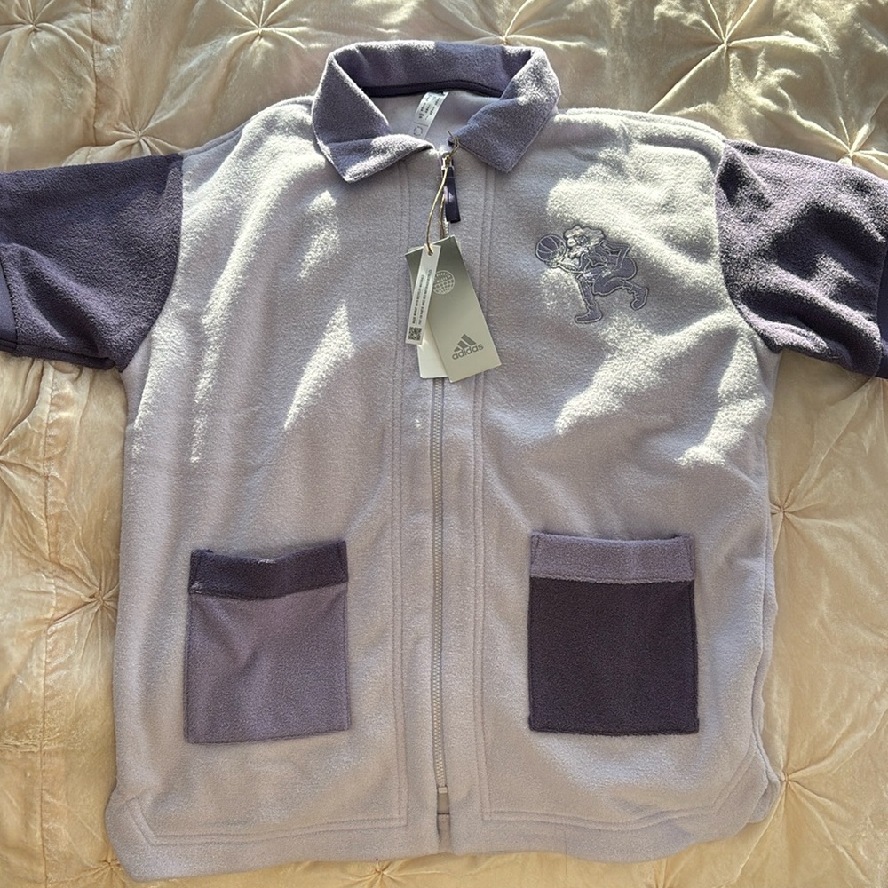 Adidas Womens Small Hoop York City Shooting Shirt Purple Shooter NWT terry cloth